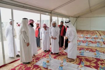 مجلس إدارة الجمعية يقف على مشروع موائد الإحسان  .