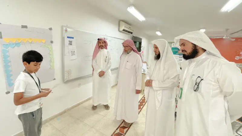 زيارة ومتابعة رئيس مجلس الإدارة لبرنامج تمكين الإثرائي